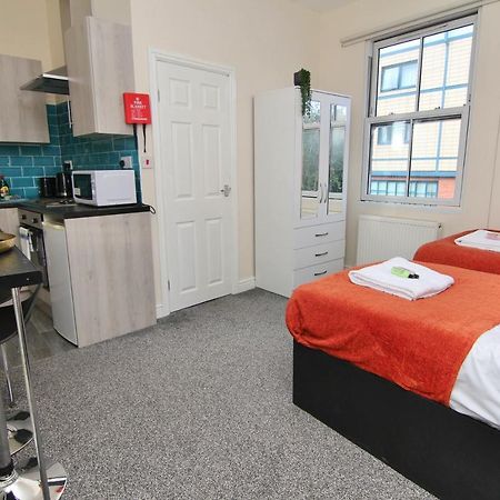 Lovely Twin Bed Studio Near Coventry Shopping Centre Esterno foto